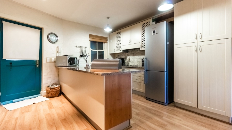 1 Bedroom Property for Sale in Hout Bay Beachfront Western Cape
